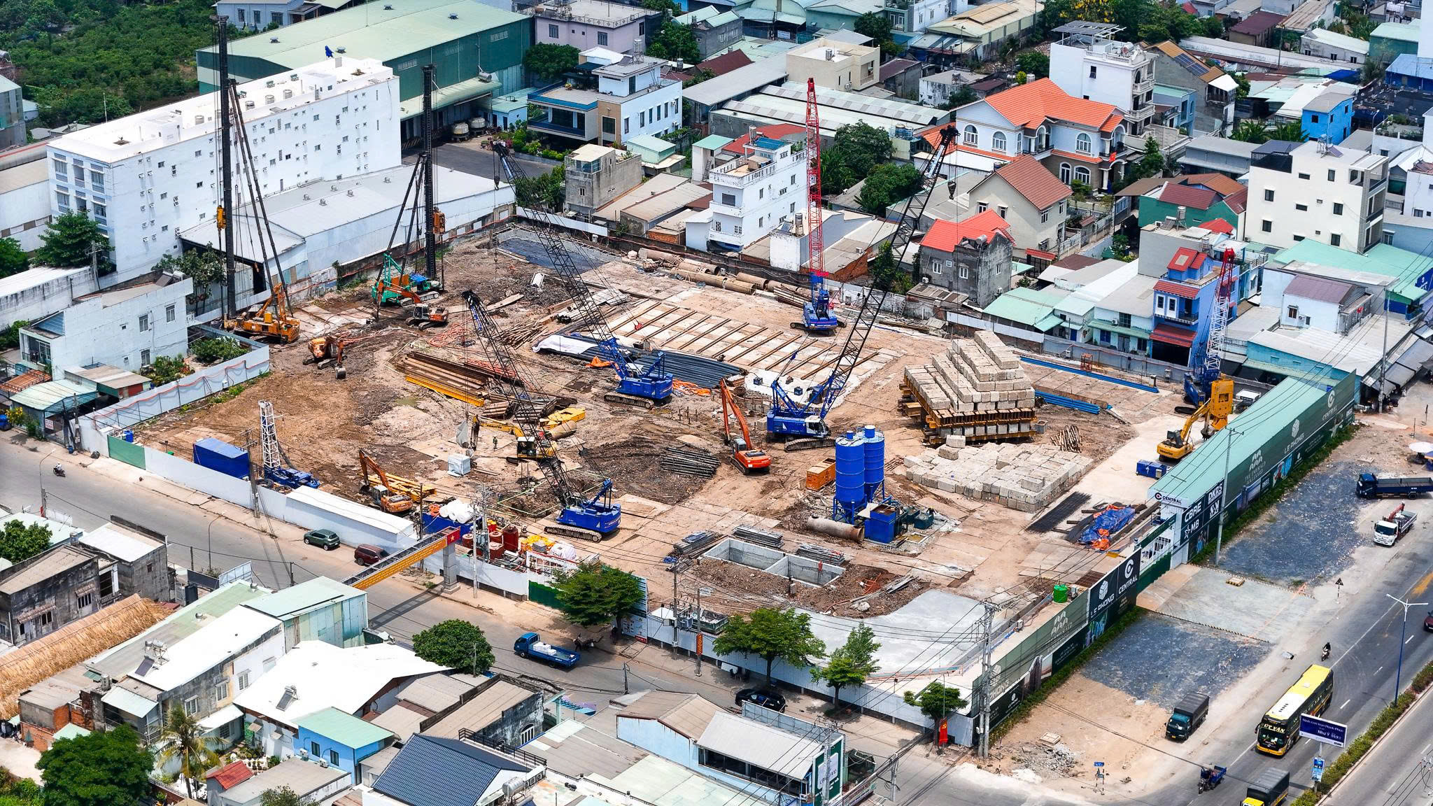 tiến độ the emerald boulevard 3