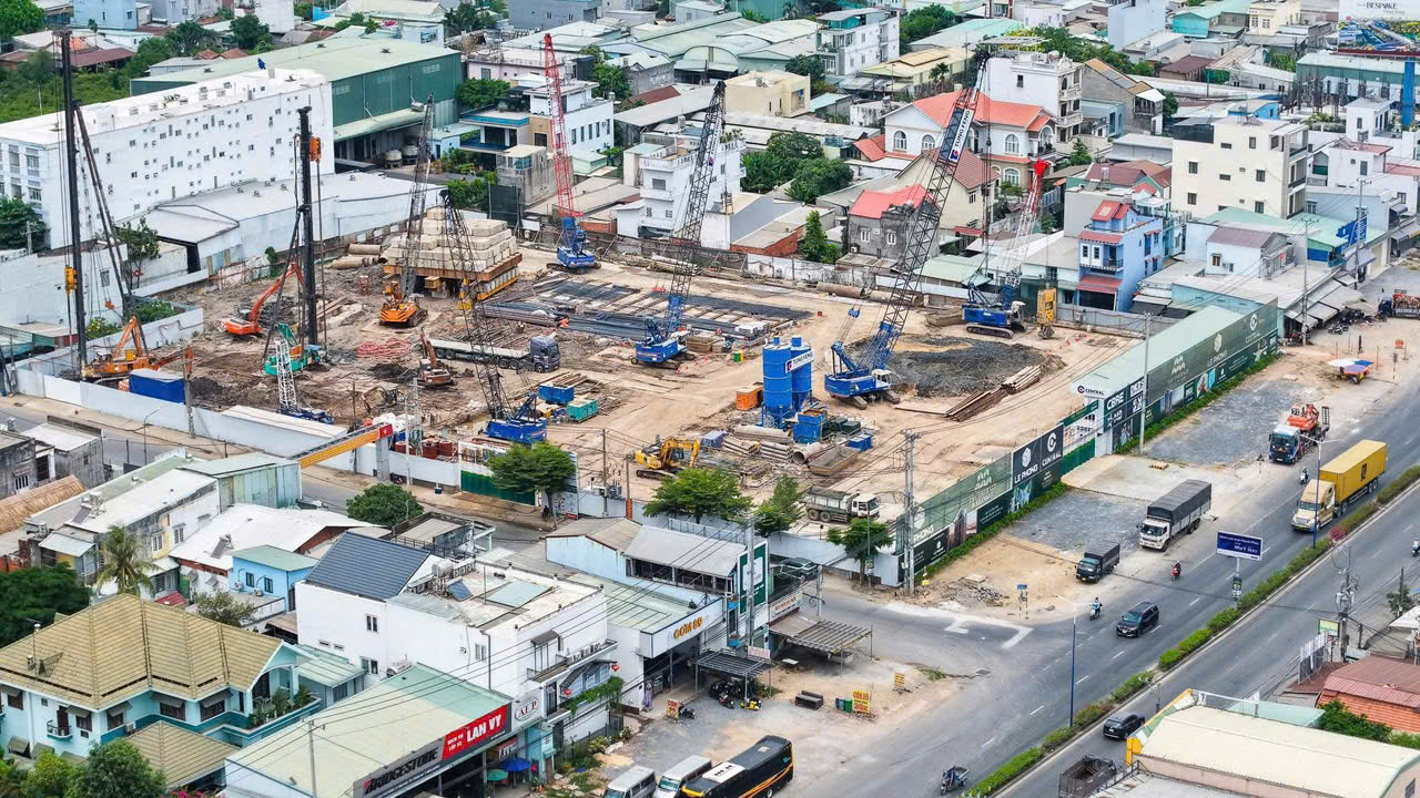 tien dộ dự án the emerald boulevard